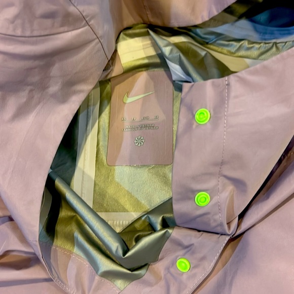 Nike trail rain jacket - Picture 4 of 4